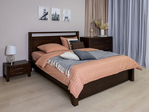 Кровать с высоким изголовьем Fiord - Кровать из массива с декоративной резкой в изголовье.
